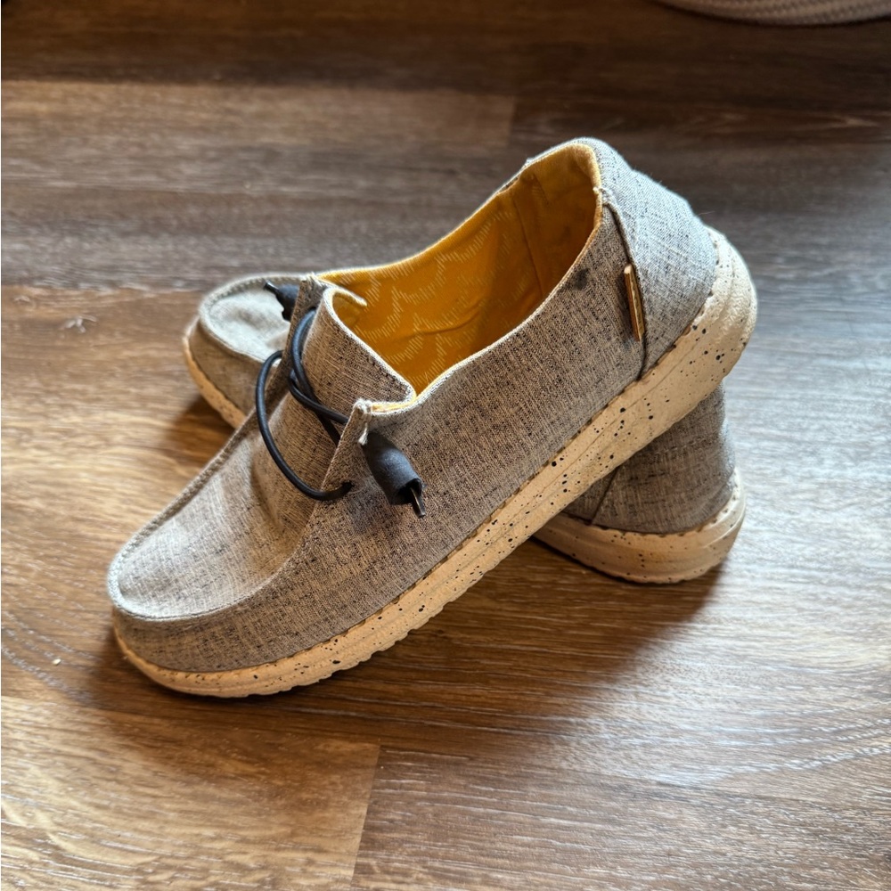 Hey Dude Wendy heather grey shoes. Sz 7, cute!